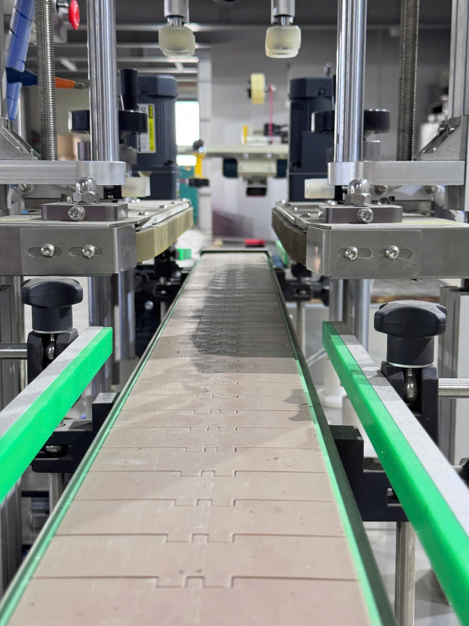 Dây chuyền sản xuất nước giặt OEM tại nhà máy Như Phong